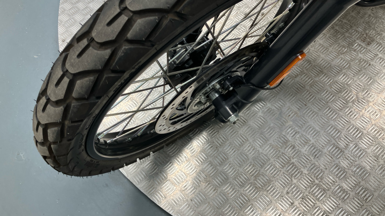 Royal Enfield Himalayan LS410 (17MY)